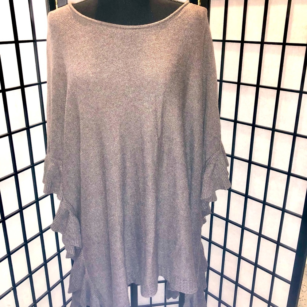Swing Sweater, ruffle sleeve.  Size - 0X/1X